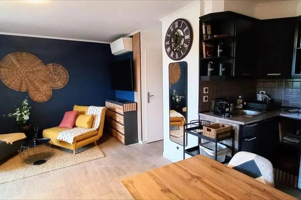 Studio Cocoon Hut Villeneuve-Loubet 0*,  Francja